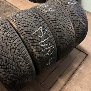 Nokian Hakkapeliitta R5 235/45R18 98T
