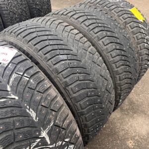 Michelin X-Ice North 4 SUV 235/55R18 104T