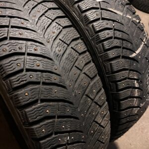 Michelin X-Ice North 4 215/65R17 103T