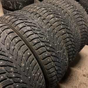 Nokian Hakkapeliitta 9 205/60R16 96T