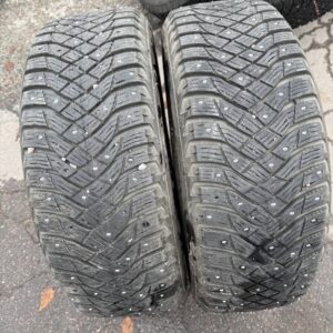 Goodyear UltraGrip Arctic 2 215/60R17 100T