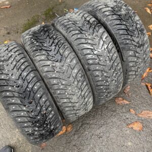 Nokian Hakkapeliitta 8 185/60R15 88T
