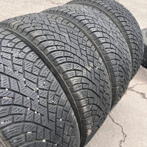 Nokian Hakkapeliitta R5 SUV 215/65R16 102R
