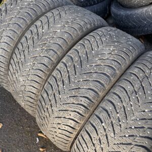 Nokian Hakkapeliitta 9 235/60R18 107T
