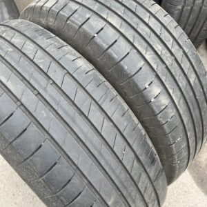 Goodyear EfficientGrip Performance 215/60R17 96H