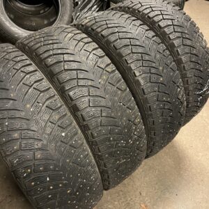 Michelin X-Ice North 4 215/65R17 103T